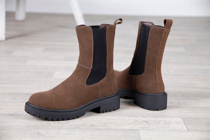 Lucy Choc Chelsea Boots - Goose Island